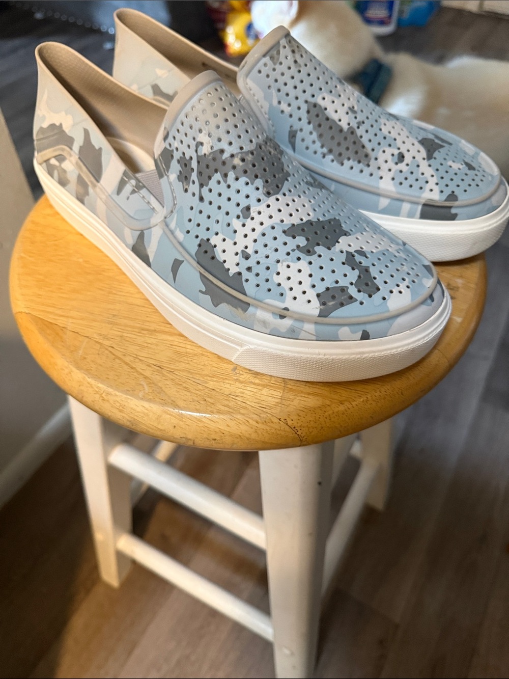 CROCS Classic Slip-On Clog in Off-White